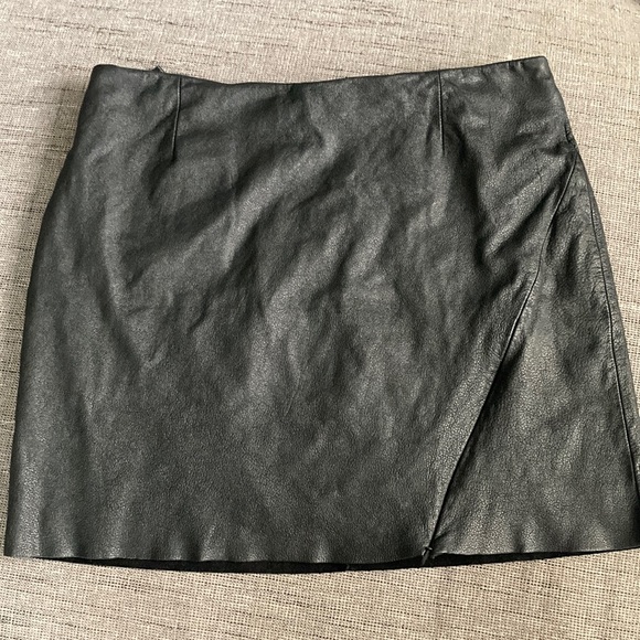 NWOT Lane Bryant Leather Skirt Asymmetric Zip 18 - Picture 1 of 10